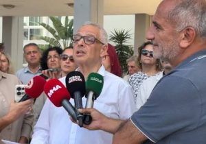 DAÜ-SEN Rektörlük önünde eylem yaptı: “Hukuka uyun, keyfi kararlardan vazgeçin”
