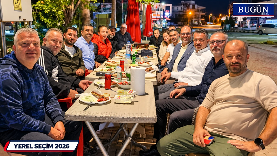 Sadıkoğlu, Larnaka Gençler Birliği yöneticileriyle bir araya geldi