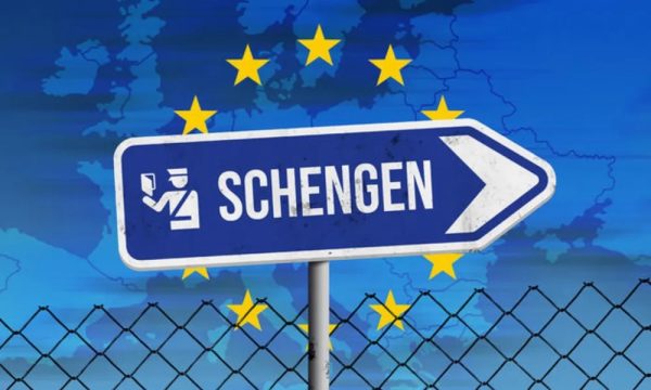 Schengen üyeliğini Yeşil Hat ve İngiliz üsleri zorluyor